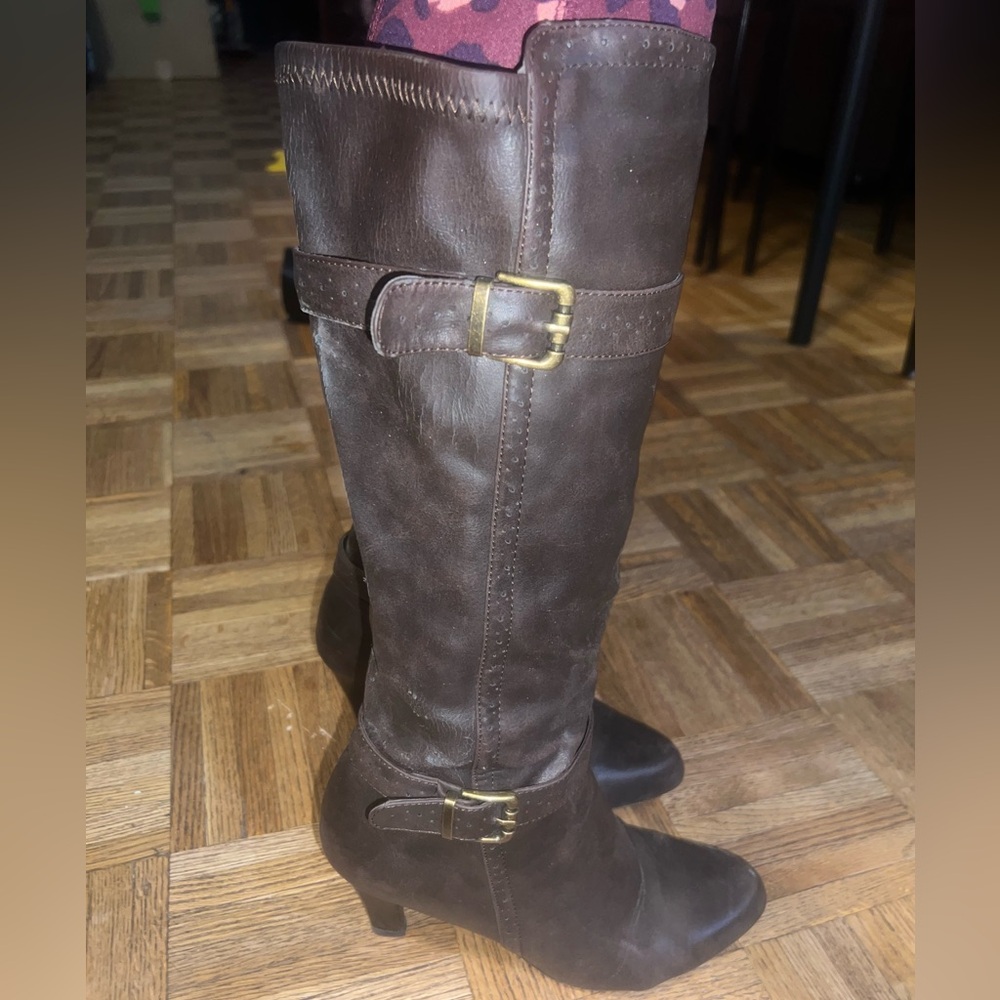 Rialto Elegant Brown Knee-High Boots